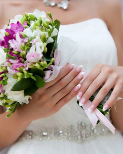 Свадебный букет из фрезии