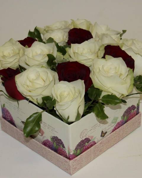 Коробочка с розами