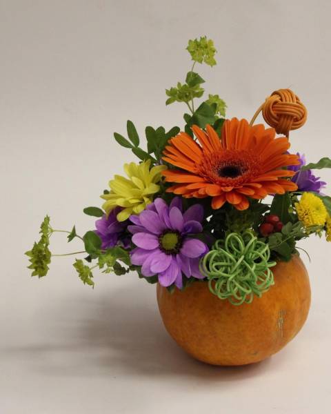 Композиция в тыкве «Хэллоуин»