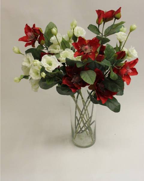 Ветки магнолии и лизиантуса