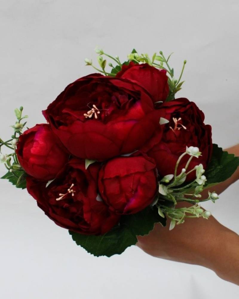 Букетик из пионов 